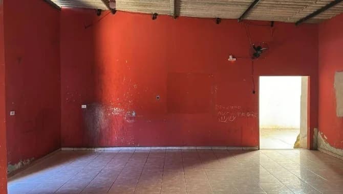 Foto 4 de 12: Casa em leilão em Ipameri - GO, bairro Vila Peixoto — Casa 354 m² - Vila Peixoto - Ipameri - GO
