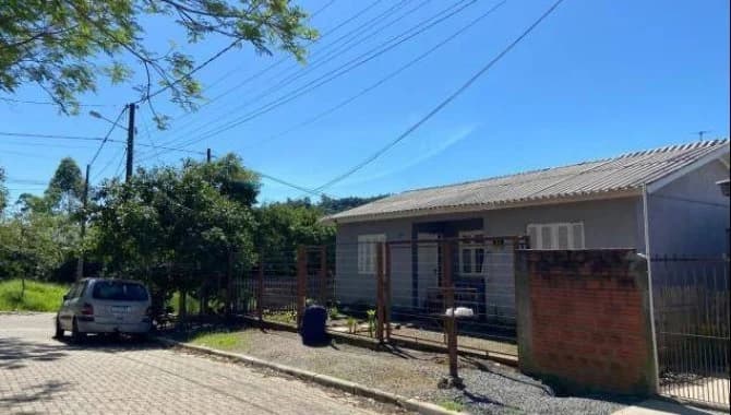 Foto 2 de 11: Casa em leilão em Montenegro - RS — Casa 44 m² - SENAI - Montenegro - RS