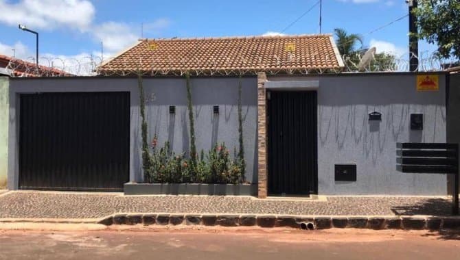 Foto 1 de 9: Casa em leilão em Goiatuba - GO — Casa 129 m² - Residencial Recreio dos Bandeirantes - Goiatuba - GO