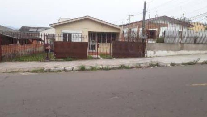 Foto 1 de 15: Casa em leilão em Santa Maria - RS, bairro Juscelino Kubitschek — Casa 173 m² - Juscelino Kubitschek - Santa Maria - RS