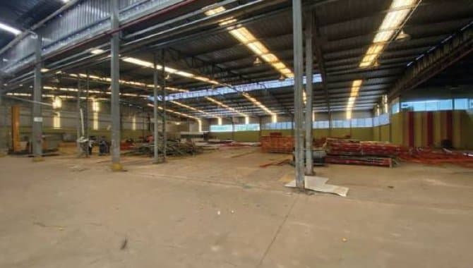 Foto 6 de 14: Comercial em leilão em Capinópolis - MG — Galpão com Área de 8 ha - Além Paraíba - MG