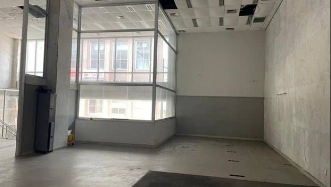 Foto 19 de 24: Comercial em leilão em Porto Alegre - RS, bairro Centro Histórico — Prédio Comercial 2.700 m² - Centro Histórico - Porto Alegre - RS