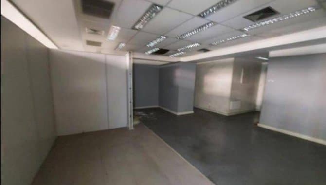 Foto 6 de 24: Comercial em leilão em Porto Alegre - RS, bairro Centro Histórico — Prédio Comercial 2.700 m² - Centro Histórico - Porto Alegre - RS