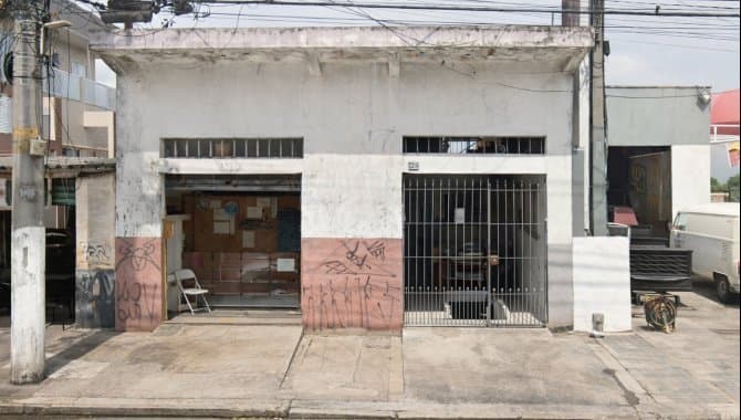 Foto 1 de 5: Imóvel em leilão em Osasco - SP, bairro Santo Antônio — Imóveis Residenciais e Comercial com 324 m² (área construída) - Jardim Santo Antônio - Osasco - SP