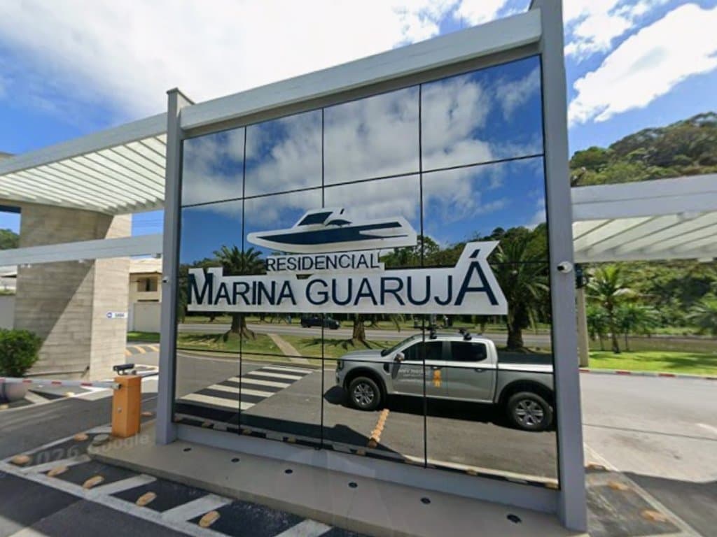 Foto 3 de 3: Terreno em leilão em Guarujá - SP — Terreno 1.196 m² (Lote 10 Quadra 03) - Residencial Marina Guarujá - Guarujá - SP
