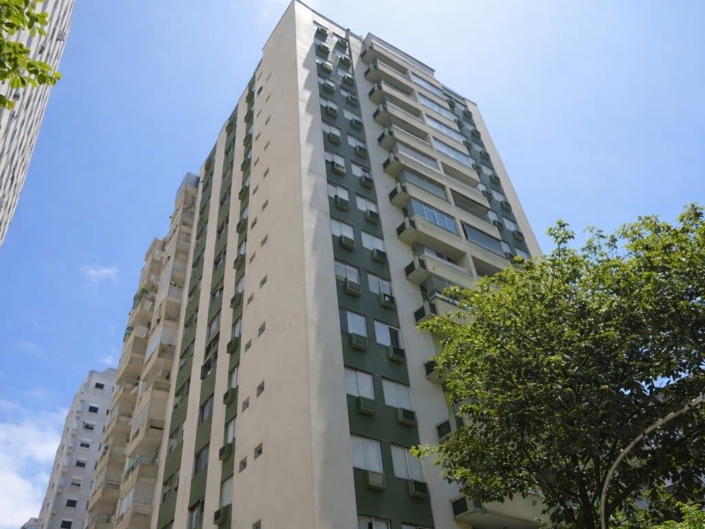 Foto 2 de 10: Apartamento em leilão em Guarujá - SP, bairro Pitangueiras — Apartamento no Litoral 121 m² (1 vaga) - Centro - Guarujá - SP