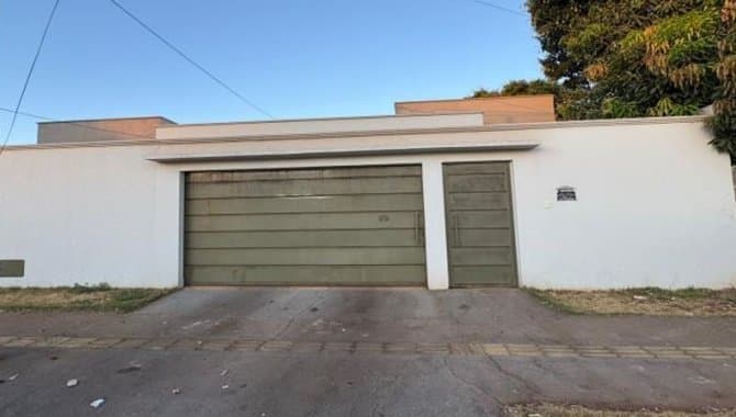 Foto 1 de 2: Casa em leilão em Goiânia - GO, bairro Jardim Guanabara — Casa 110 m² - Goiânia-GO - Rua Natal - Lt. 02 da Qd. 25-A - Jardim Guanabara