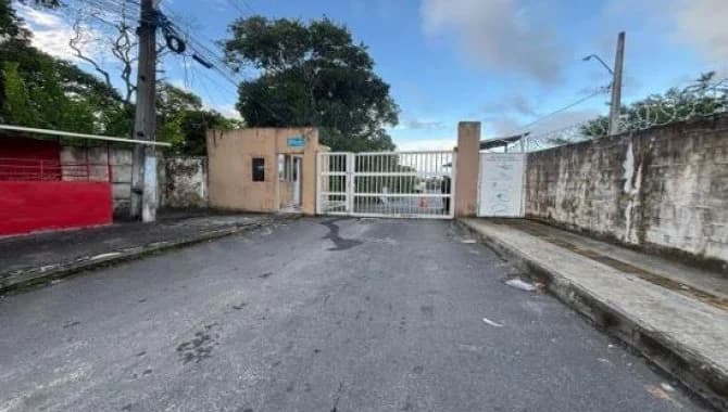 Foto 1 de 2: Casa em leilão em Salvador - BA, bairro Pirajá — Chácara 255 m² - Salvador-BA - Estrada para Sítio do Cândido, 23, Fazenda Grande II - Pirajá