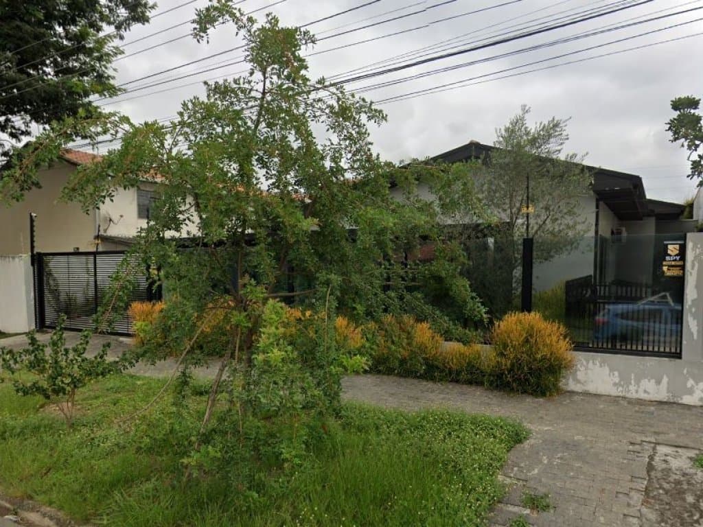 Foto 4 de 4: Casa em leilão em Curitiba - PR, bairro Tarumã — Casa 343 m² - Tarumã - Curitiba - PR
