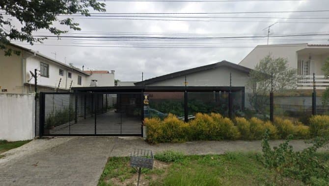 Foto 1 de 4: Casa em leilão em Curitiba - PR, bairro Tarumã — Casa 343 m² - Tarumã - Curitiba - PR