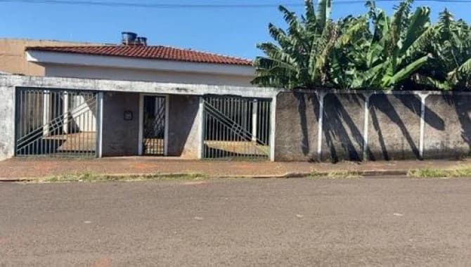 Foto 1 de 9: Casa em leilão em Ituiutaba - MG, bairro Centro — Casa 236 m² - Centro - Ituiutaba - MG