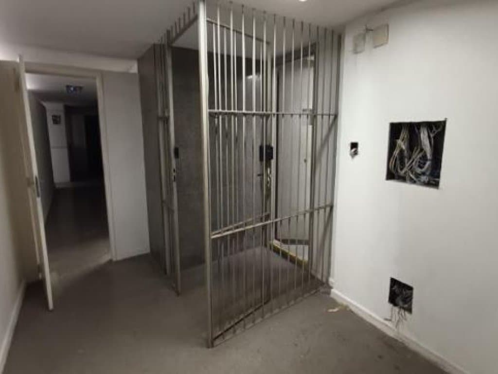 Foto 35 de 36: Comercial em leilão em Rio De Janeiro - RJ, bairro Centro — Loja 2.065 m² (privativa + comum) - Rio de Janeiro-RJ - Av. Rio Branco, 181 - Loja 181-A - (Composta por: Térreo, sobreloja, 2º pavimento, pavimento técnico, 1º e 2º subsolos) - Centro