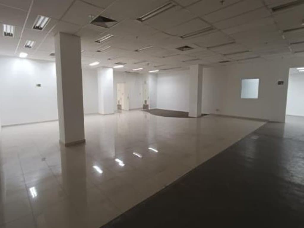 Foto 8 de 36: Comercial em leilão em Rio De Janeiro - RJ, bairro Centro — Loja 2.065 m² (privativa + comum) - Rio de Janeiro-RJ - Av. Rio Branco, 181 - Loja 181-A - (Composta por: Térreo, sobreloja, 2º pavimento, pavimento técnico, 1º e 2º subsolos) - Centro