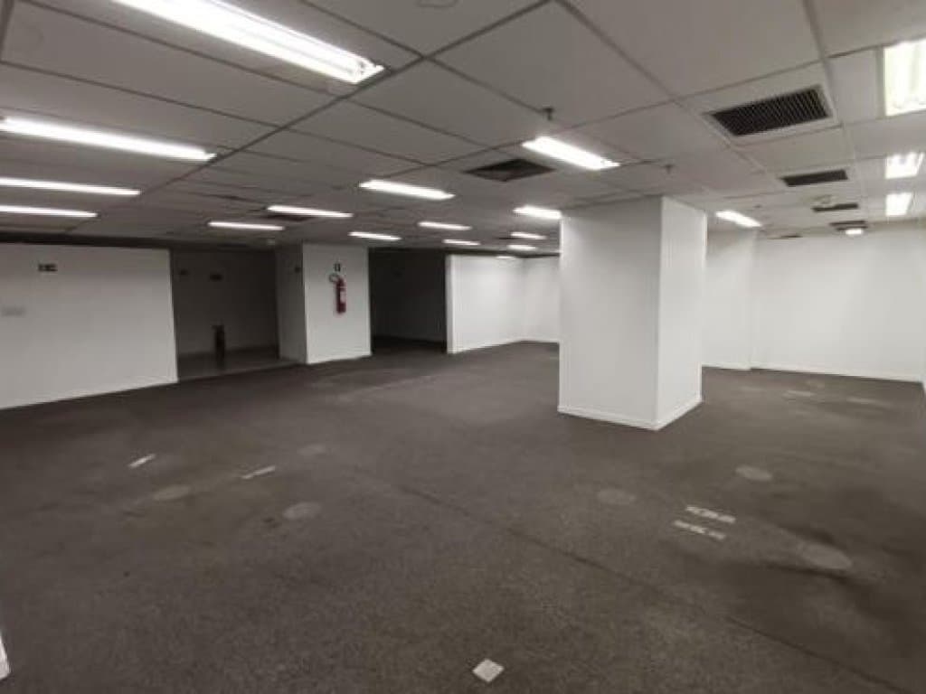 Foto 20 de 36: Comercial em leilão em Rio De Janeiro - RJ, bairro Centro — Loja 2.065 m² (privativa + comum) - Rio de Janeiro-RJ - Av. Rio Branco, 181 - Loja 181-A - (Composta por: Térreo, sobreloja, 2º pavimento, pavimento técnico, 1º e 2º subsolos) - Centro