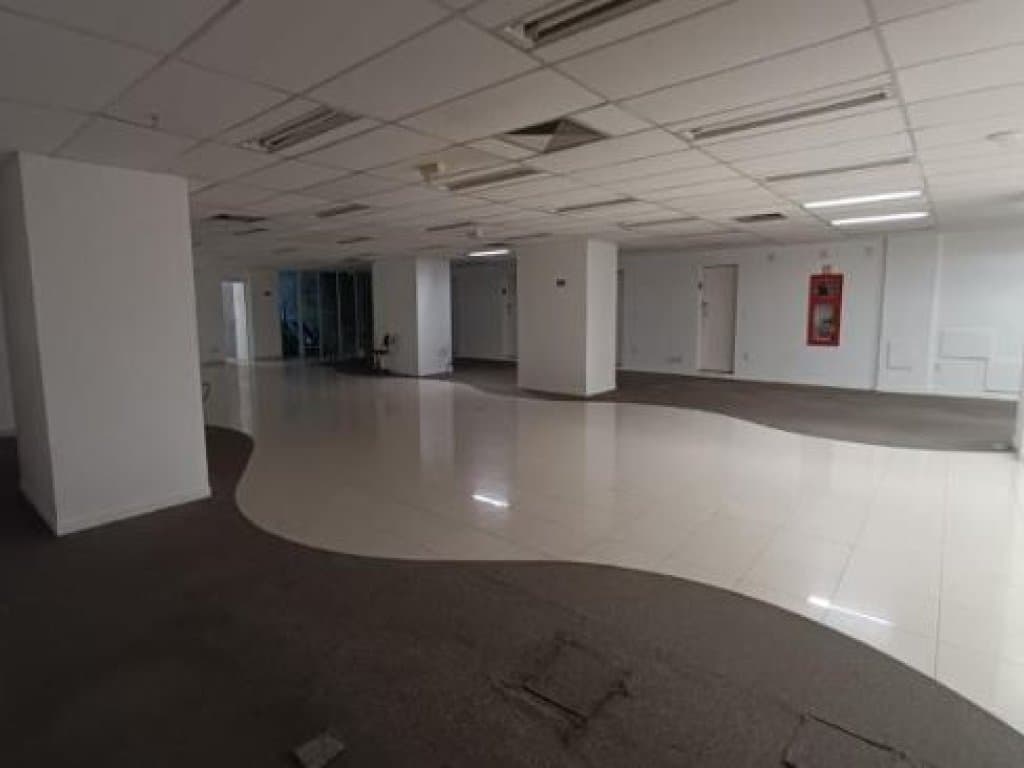Foto 26 de 36: Comercial em leilão em Rio De Janeiro - RJ, bairro Centro — Loja 2.065 m² (privativa + comum) - Rio de Janeiro-RJ - Av. Rio Branco, 181 - Loja 181-A - (Composta por: Térreo, sobreloja, 2º pavimento, pavimento técnico, 1º e 2º subsolos) - Centro