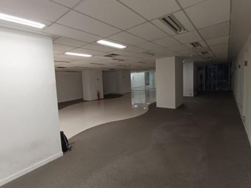 Foto 25 de 36: Comercial em leilão em Rio De Janeiro - RJ, bairro Centro — Loja 2.065 m² (privativa + comum) - Rio de Janeiro-RJ - Av. Rio Branco, 181 - Loja 181-A - (Composta por: Térreo, sobreloja, 2º pavimento, pavimento técnico, 1º e 2º subsolos) - Centro