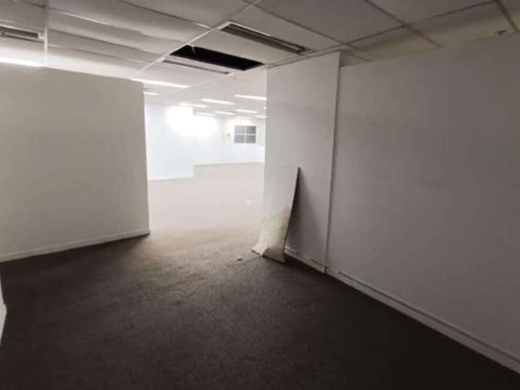 Foto 19 de 36: Comercial em leilão em Rio De Janeiro - RJ, bairro Centro — Loja 2.065 m² (privativa + comum) - Rio de Janeiro-RJ - Av. Rio Branco, 181 - Loja 181-A - (Composta por: Térreo, sobreloja, 2º pavimento, pavimento técnico, 1º e 2º subsolos) - Centro