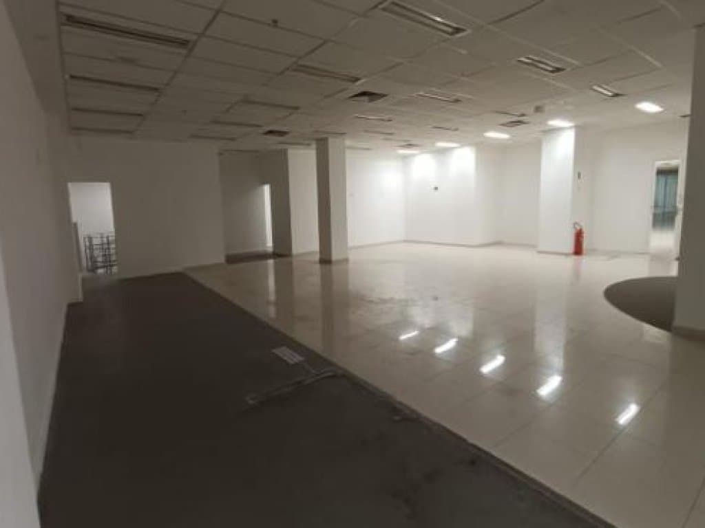 Foto 27 de 36: Comercial em leilão em Rio De Janeiro - RJ, bairro Centro — Loja 2.065 m² (privativa + comum) - Rio de Janeiro-RJ - Av. Rio Branco, 181 - Loja 181-A - (Composta por: Térreo, sobreloja, 2º pavimento, pavimento técnico, 1º e 2º subsolos) - Centro
