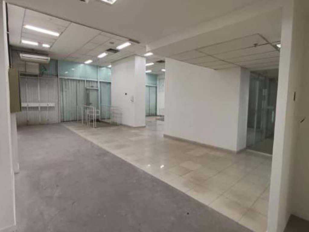 Foto 5 de 36: Comercial em leilão em Rio De Janeiro - RJ, bairro Centro — Loja 2.065 m² (privativa + comum) - Rio de Janeiro-RJ - Av. Rio Branco, 181 - Loja 181-A - (Composta por: Térreo, sobreloja, 2º pavimento, pavimento técnico, 1º e 2º subsolos) - Centro