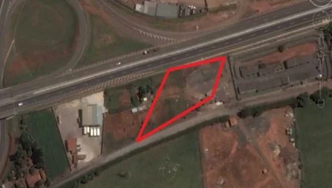 Terreno em leilão em Itapetininga - SP — Terreno com 5.585 m² ás Margens da Rod. Raposo Tavares - Itapetininga - SP