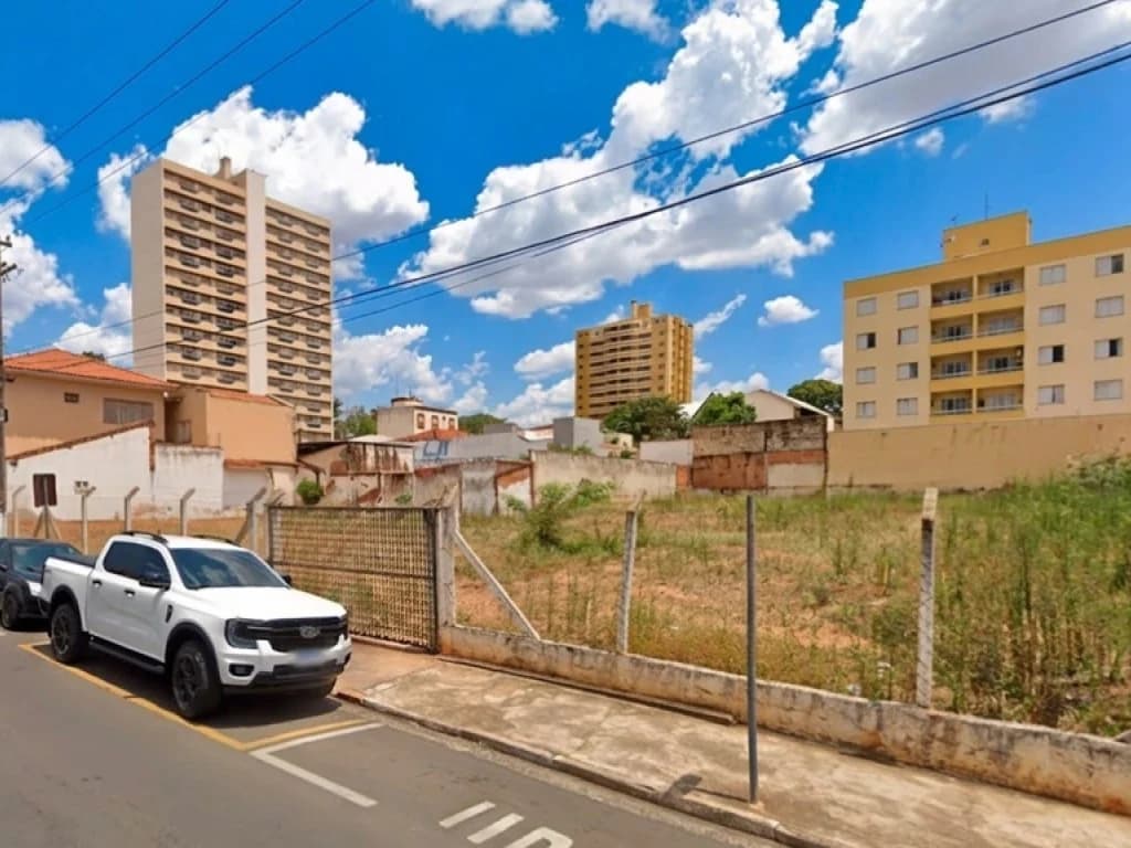 Foto 3 de 15: Imóvel em leilão em Catanduva - SP, bairro Centro — Nua Propriedade sobre Casa 523 m² e Terreno 2.506 m² - Centro - Catanduva - SP