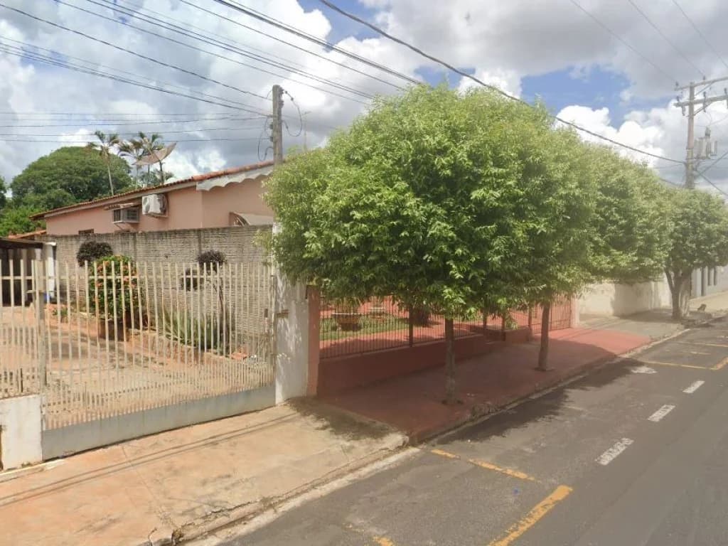 Foto 5 de 6: Casa em leilão em Ibirá - SP, bairro Centro — Parte Ideal (33,33%) sobre Casa em Terreno de 484 m² - Centro - Ibirá - SP