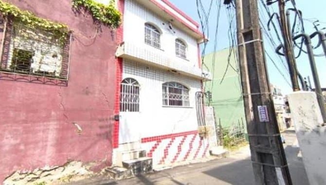 Foto 1 de 2: Casa em leilão em Manaus - AM, bairro Praça 14 de Janeiro — Casa 164 m² - Manaus-AM - Beco Ribeiro Júnior, 35 (In loco consta Av. Ramos Ferreira, 2.099) - Praça 14 de Janeiro