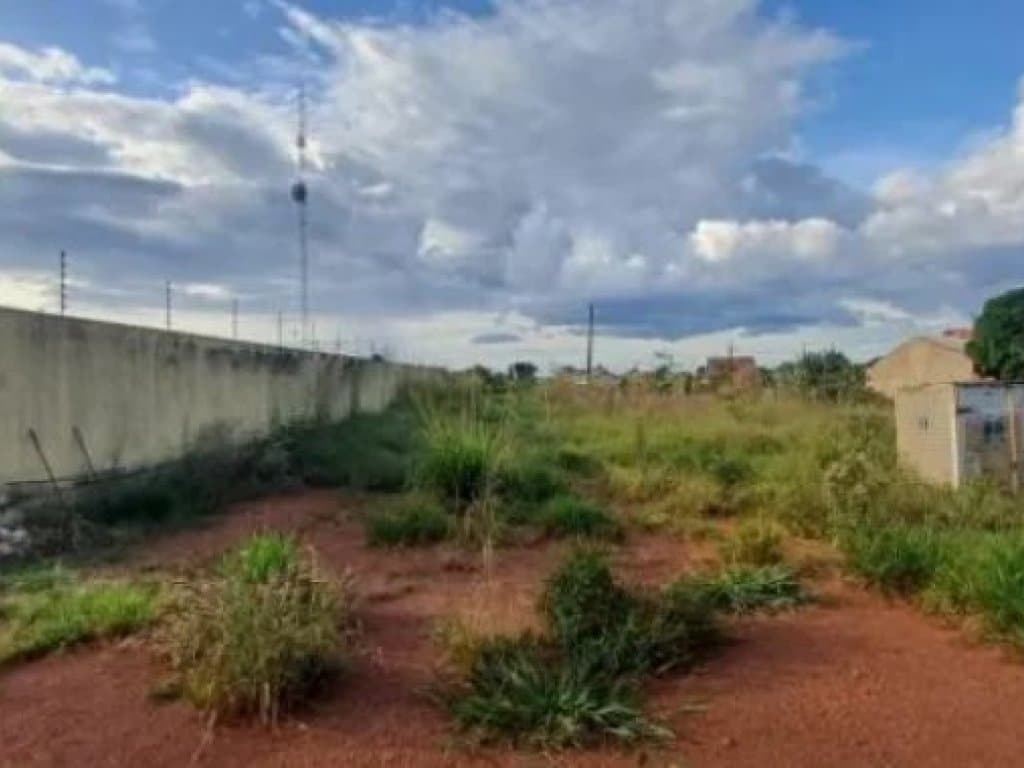 Foto 4 de 6: Terreno em leilão em Chapada Dos Guimarães - MT — Terreno 300 m² (Lt. 09 da Qd. 04) - Residencial Vale da Chapada - Chapada dos Guimarães - MT