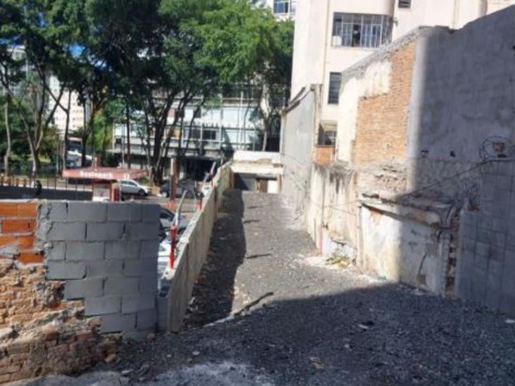 Foto 6 de 6: Terreno em leilão em São Paulo - SP, bairro Vila Buarque — Terreno com Área de 1.144 m² - Vila Buarque - São Paulo - SP