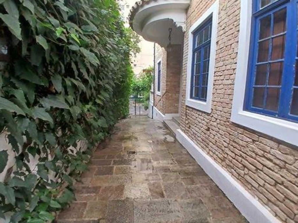 Foto 3 de 22: Casa em leilão em São Paulo - SP, bairro Pinheiros — Casa em Terreno de 400 m² - Pinheiros - São Paulo - SP