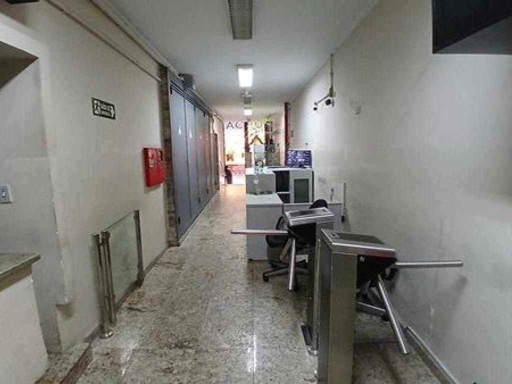 Foto 4 de 30: Comercial em leilão em São Paulo - SP, bairro Centro — Prédio Comercial 4.935 m² - Centro - São Paulo - SP
