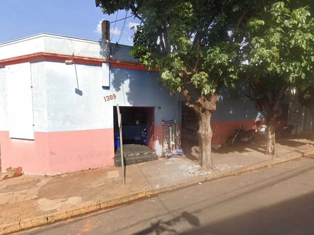 Comercial em leilão em Barretos - SP, bairro Centro — Domínio Útil sobre Imóvel Comercial e Residencial com 384 m² (área construída) - Centro - Barretos - SP