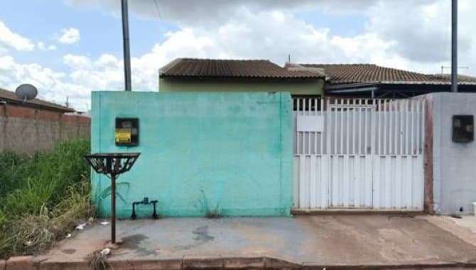 Foto 1 de 2: Casa em leilão em Várzea Grande - MT, bairro Paiaguás — Casa 70 m² - Várzea Grande-MT - Rua Isaías - Área 20B da Qd. 55 - Paiaguás