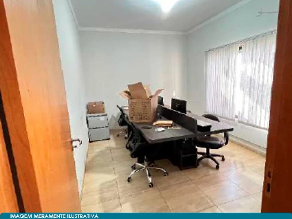 Foto 8 de 17: Comercial em leilão em Chapadão Do Sul - MS, bairro Centro — Imóvel Comercial 457 m² (com galpão e escritórios) - Centro - Chapadão do Sul - MS