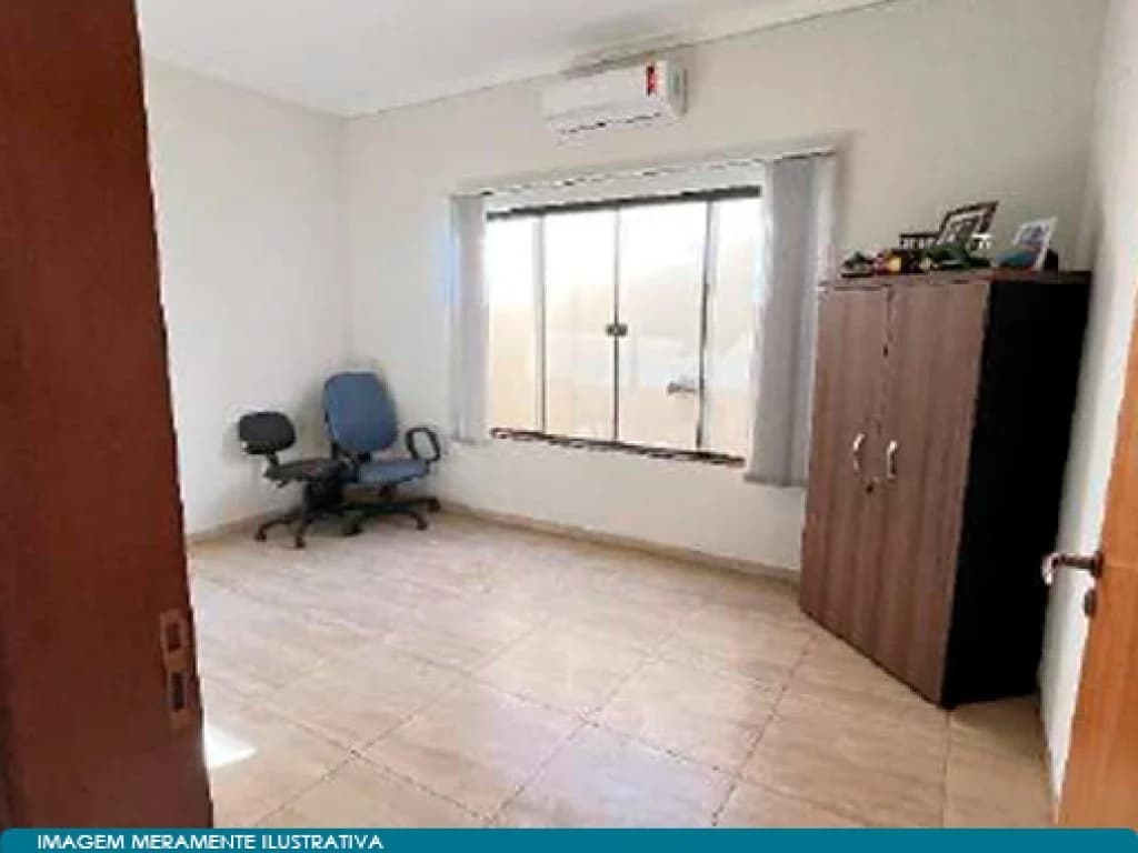 Foto 6 de 17: Comercial em leilão em Chapadão Do Sul - MS, bairro Centro — Imóvel Comercial 457 m² (com galpão e escritórios) - Centro - Chapadão do Sul - MS