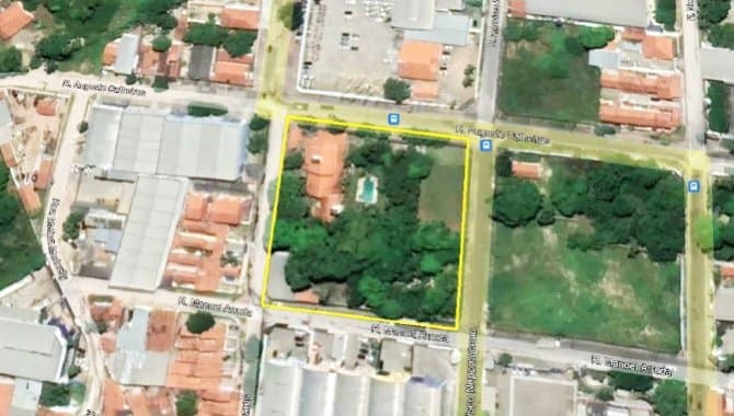 Foto 1 de 11: Casa em leilão em Fortaleza - CE, bairro Barroso — Casa de Alto Padrão em Terreno de 7.832 m² - Barroso - Fortaleza - CE