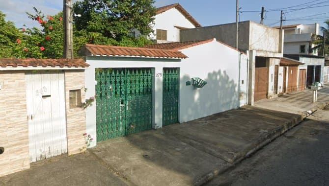 Foto 1 de 6: Casa em leilão em Guarujá - SP, bairro Conceiçãozinha — Direitos sobre Casa no Litoral com 166 m² - Jardim Conceiçãozinha - Guarujá - SP