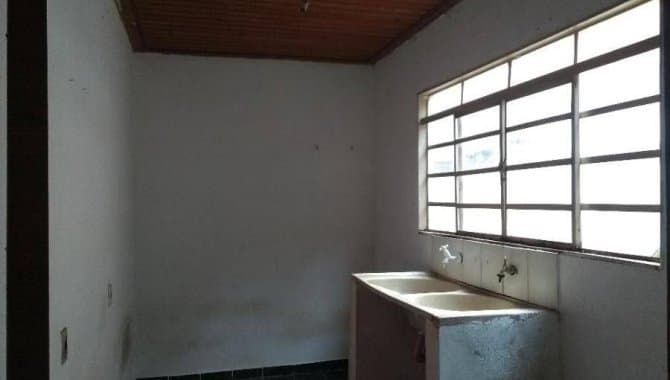 Foto 3 de 27: Casa em leilão em Agudos - SP, bairro Vila Santa Cecilia — Casa 84 m² - Vila Santa Cecilia - Agudos - SP