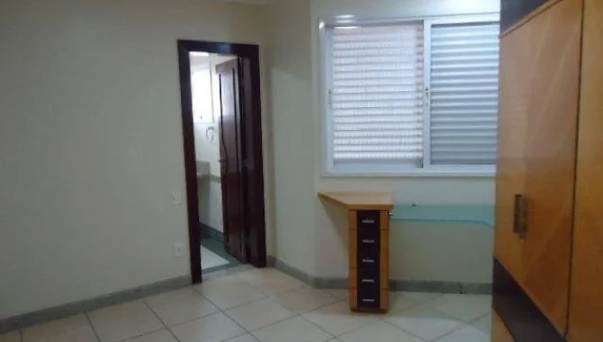 Foto 18 de 29: Casa em leilão em Aparecida De Goiânia - GO, bairro Jardins Viena — Casa em Condomínio 484 m² (01 vaga) - Cidade Vera Cruz - Jardins Viena - Aparecida de Goiânia - GO