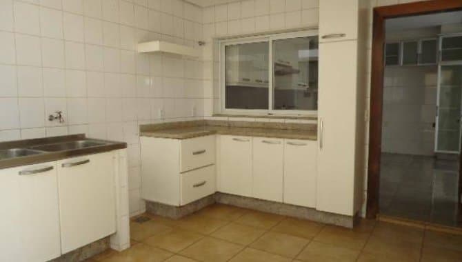 Foto 14 de 29: Casa em leilão em Aparecida De Goiânia - GO, bairro Jardins Viena — Casa em Condomínio 484 m² (01 vaga) - Cidade Vera Cruz - Jardins Viena - Aparecida de Goiânia - GO