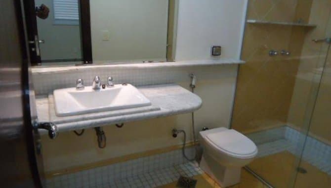 Foto 19 de 29: Casa em leilão em Aparecida De Goiânia - GO, bairro Jardins Viena — Casa em Condomínio 484 m² (01 vaga) - Cidade Vera Cruz - Jardins Viena - Aparecida de Goiânia - GO