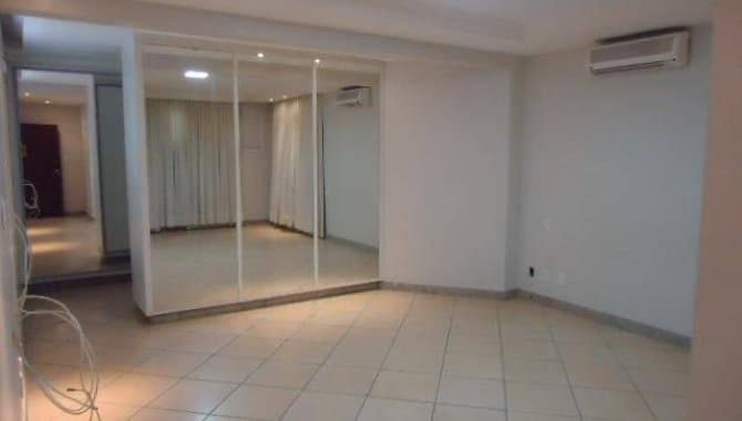 Foto 12 de 29: Casa em leilão em Aparecida De Goiânia - GO, bairro Jardins Viena — Casa em Condomínio 484 m² (01 vaga) - Cidade Vera Cruz - Jardins Viena - Aparecida de Goiânia - GO