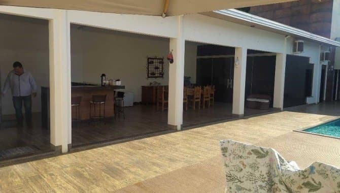 Foto 4 de 22: Casa em leilão em Xinguara - PA, bairro Centro — Casa 408 m² - Centro - Xinguara - PA