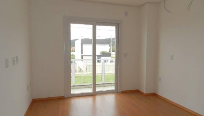 Foto 9 de 15: Casa em leilão em Porto Alegre - RS, bairro Hípica — Casa em Condomínio 184 m² (01 vaga) - Hípica - Porto Alegre - RS