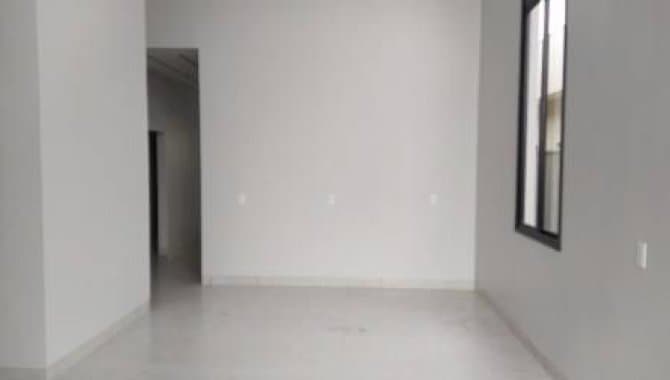 Foto 10 de 18: Casa em leilão em Anápolis - GO — Casa em Condomínio 201 m² (01 vaga) - Condomínio Terras Alpha Anápolis - Anápolis - GO