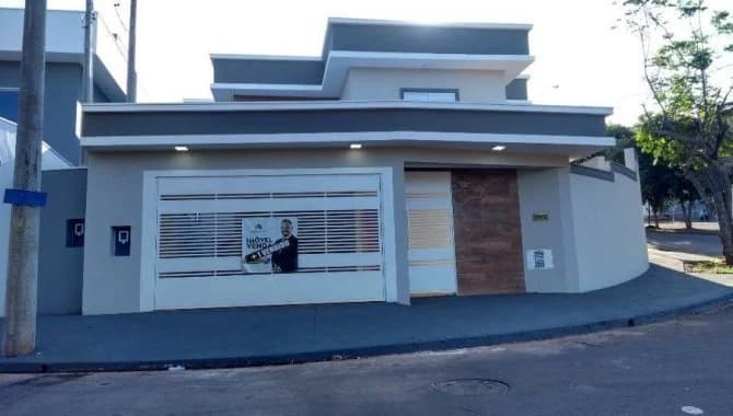 Foto 1 de 19: Casa em leilão em Botucatu - SP, bairro Jardim Cambuí — Casa 158 m² - Jardim Cambuí - Botucatu - SP