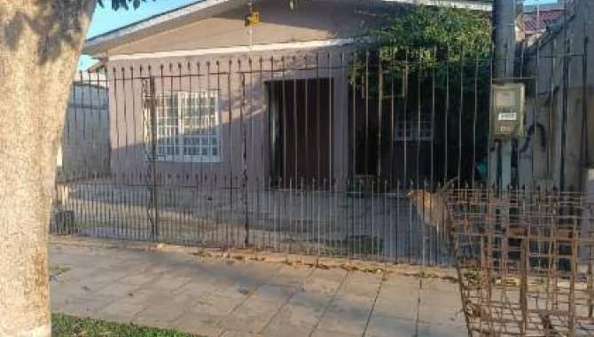 Foto 1 de 6: Casa em leilão em Canoas - RS, bairro Igara — Casa 167 m² - Igara - Canoas - RS