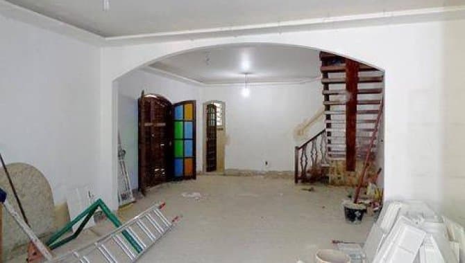 Foto 5 de 15: Casa em leilão em Rio De Janeiro - RJ, bairro Vila Valqueire — Casa 278 m² (privativa + comum) - Vila Valqueire - Rio de Janeiro - RJ