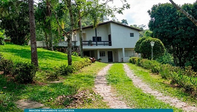 Foto 1 de 6: Casa em leilão em Itatiba - SP — Casa 874 m² em Área 7.259 m² - Condomínio Capela do Barreiro - Itatiba - SP
