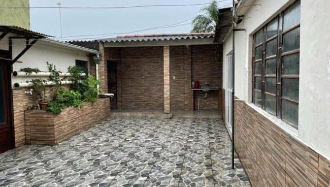Foto 6 de 10: Casa em leilão em Pelotas - RS, bairro Três Vendas — Casa 234 m² - Três Vendas - Pelotas - RS